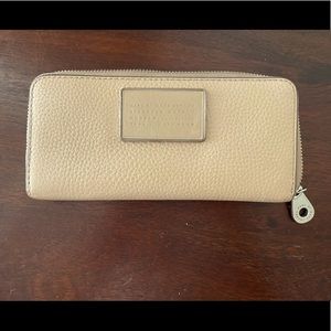 MARC JACOBS Large Beige Leather Wallet
